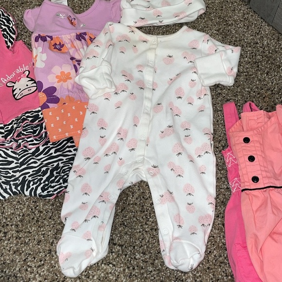 SALE 0-3 months baby girl clothing bundle - Picture 4 of 7